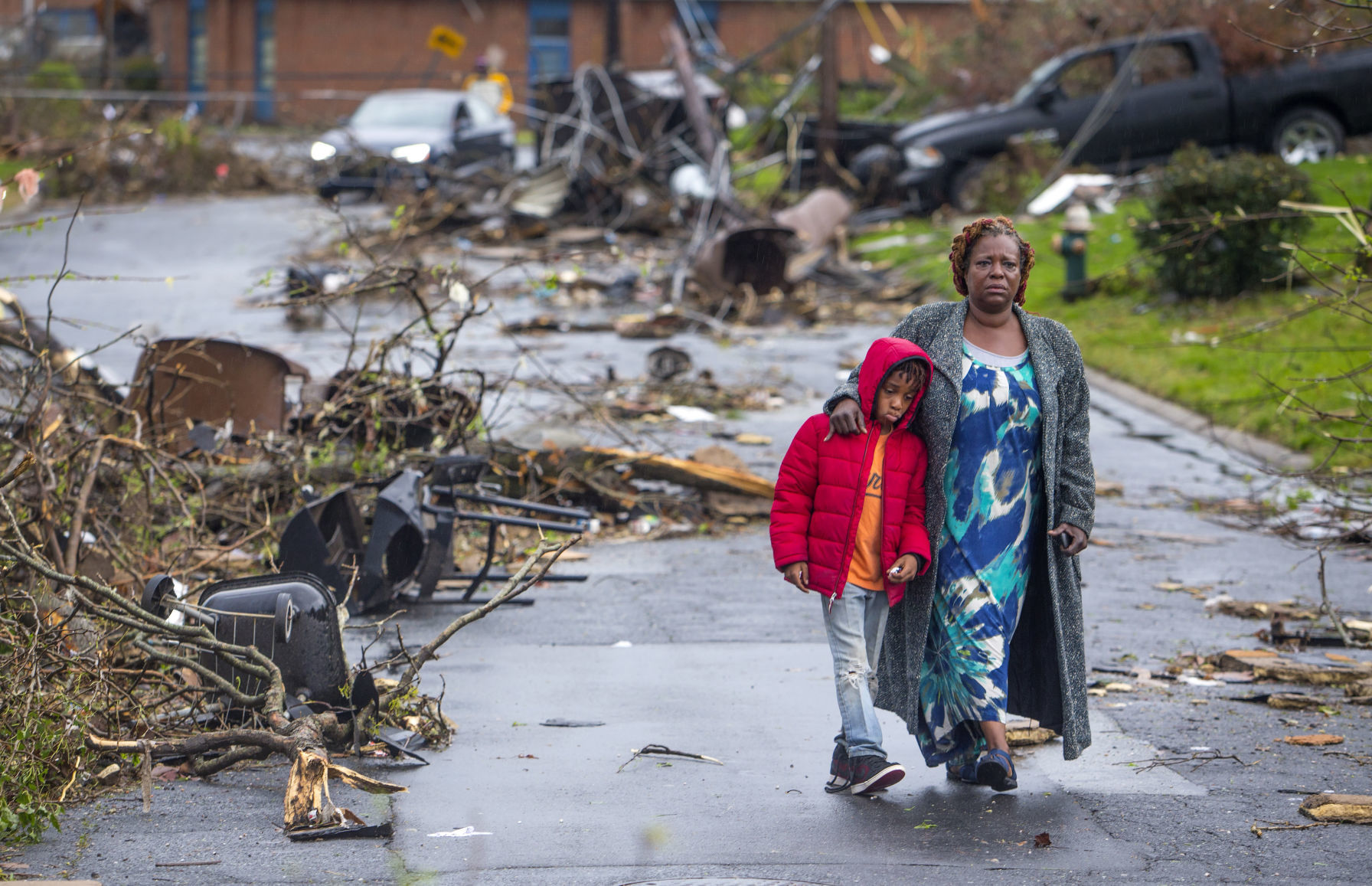 20180416g_nws_tornado_mother son